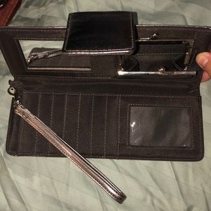 Clutch about 8 inch wide